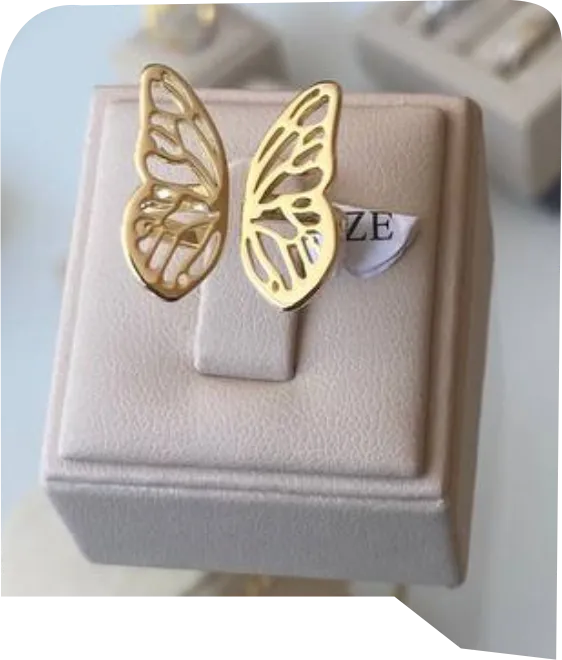 The distinctive butterfly ring (silver)